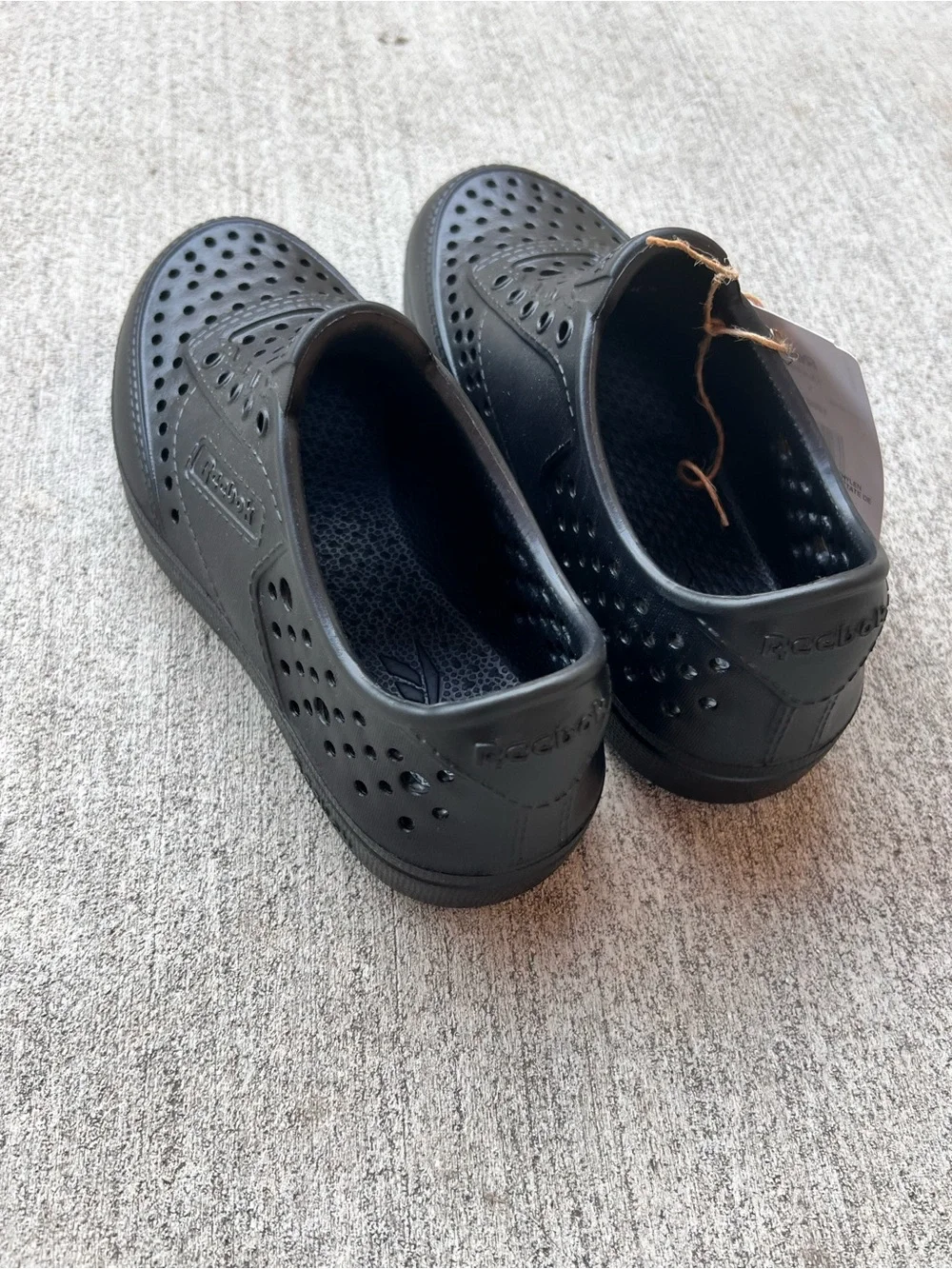 Reebok Kids Classic MLD SZ 11C Black Perforated Slip-On Sneakers